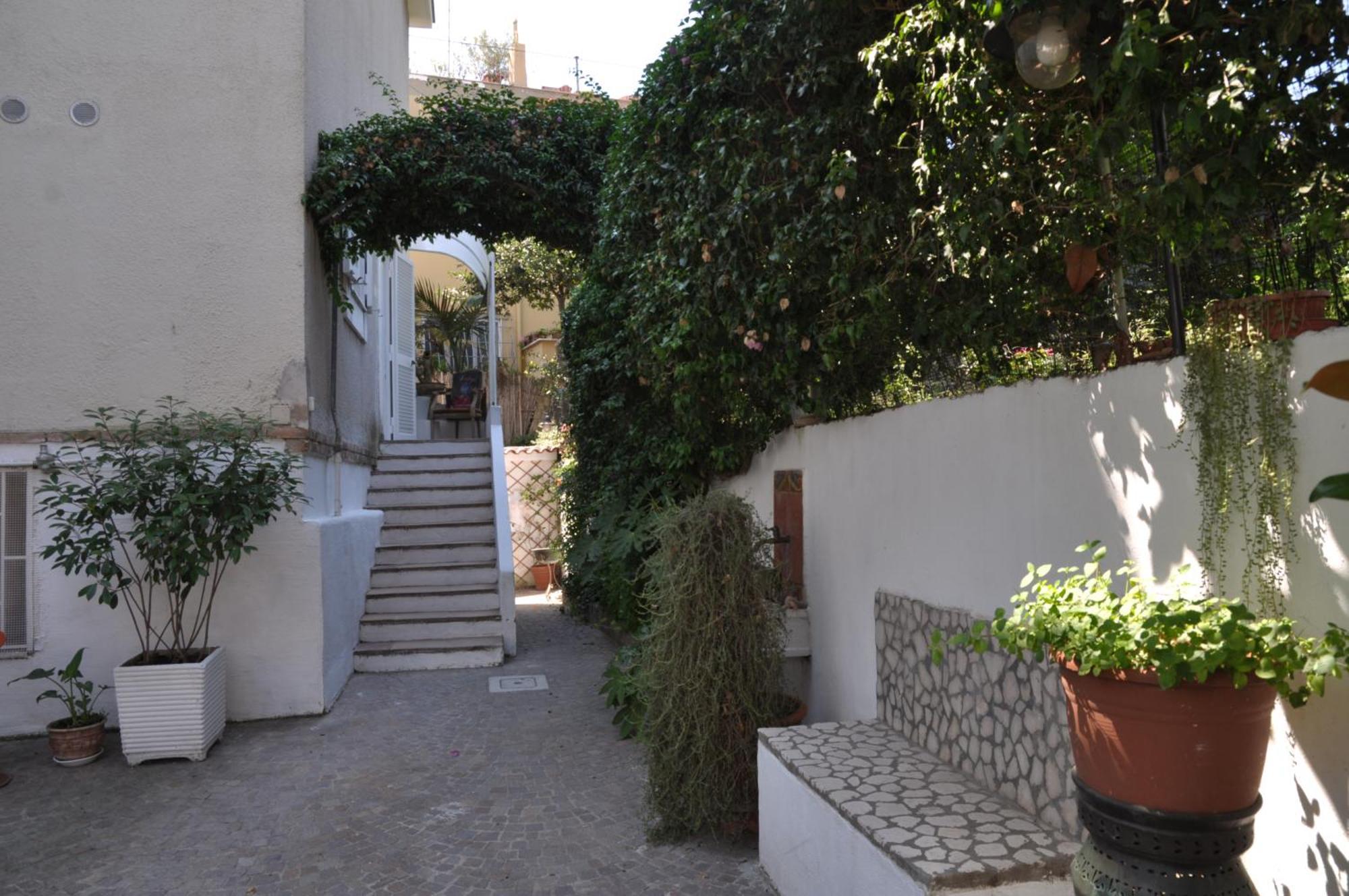 Residenza Le Rose Villa D'Arte Napels Buitenkant foto
