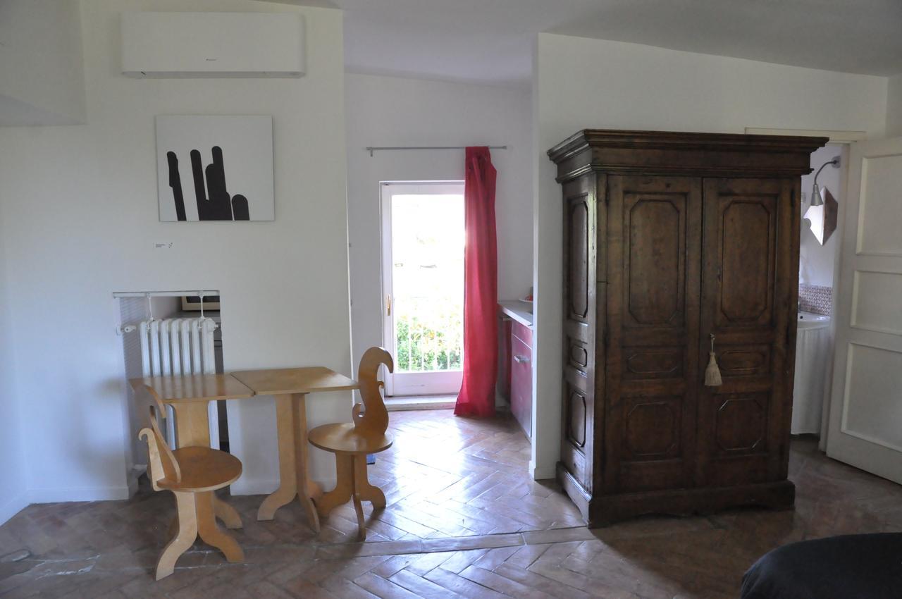 Residenza Le Rose Villa D'Arte Napels Kamer foto