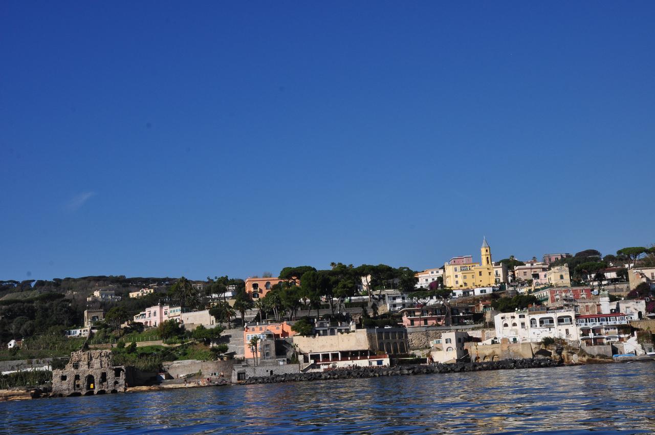 Residenza Le Rose Villa D'Arte Napels Buitenkant foto